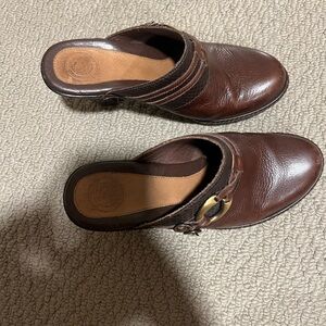 Brown Leather Heels with Decorative Strap